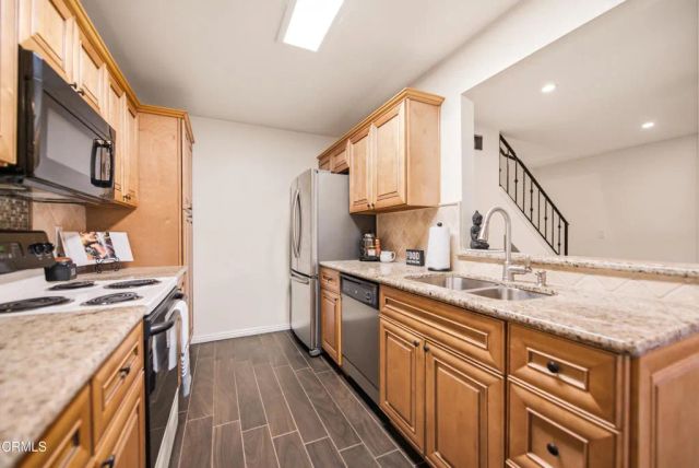 1124 Landsburn Circle, Westlake Village, CA 91361