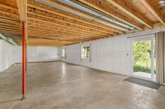 5912 NW 92nd Court, Johnston, IA 50131