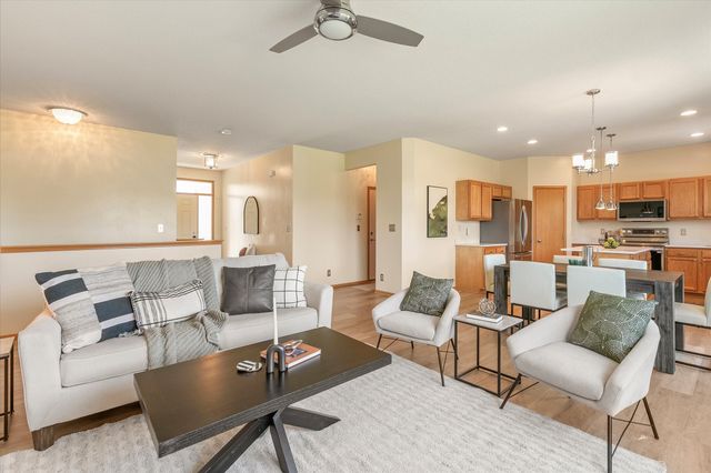 5912 NW 92nd Court, Johnston, IA 50131