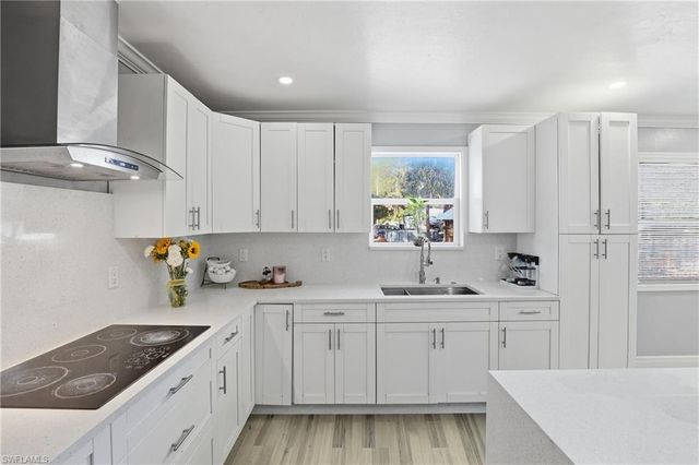 6005 Star Grass LN, Naples, FL 34116