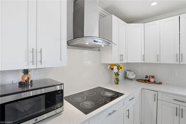 6005 Star Grass LN, Naples, FL 34116