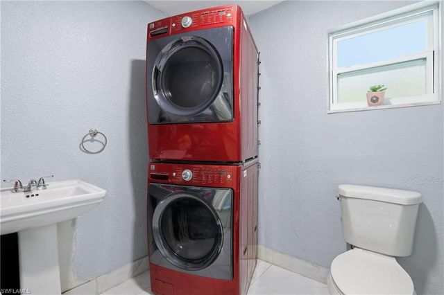 6005 Star Grass LN, Naples, FL 34116