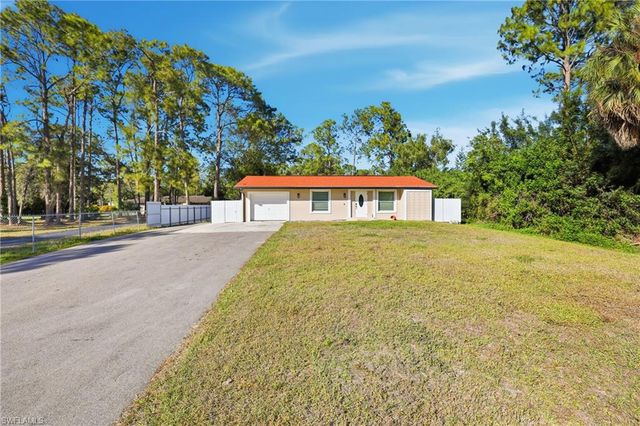 6005 Star Grass LN, Naples, FL 34116