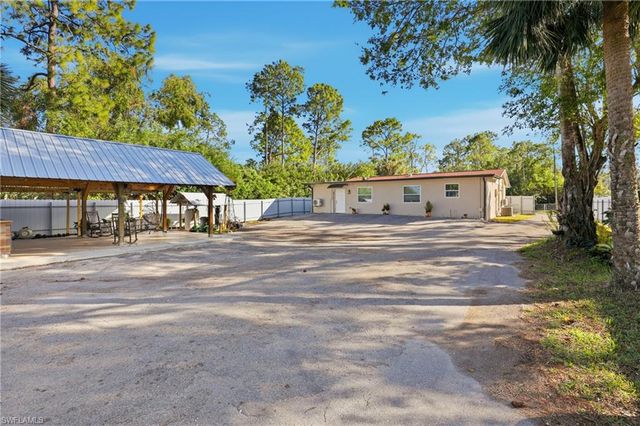 6005 Star Grass LN, Naples, FL 34116