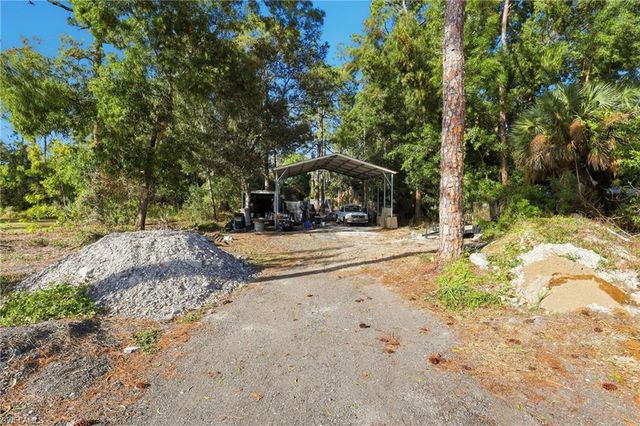 6005 Star Grass LN, Naples, FL 34116