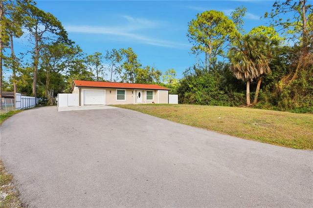 6005 Star Grass LN, Naples, FL 34116