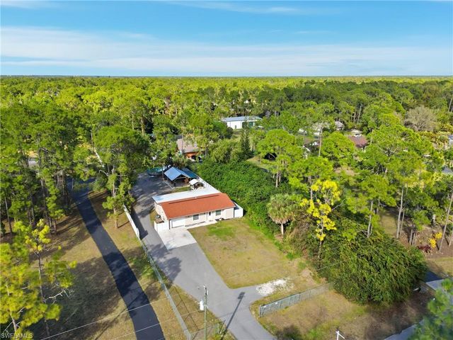 6005 Star Grass LN, Naples, FL 34116