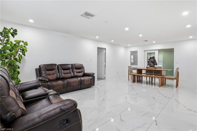 6005 Star Grass LN, Naples, FL 34116