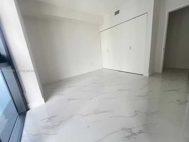 700 NE 24th 3501, Miami, FL 33137