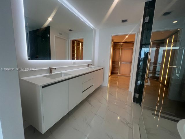 700 NE 24th 3501, Miami, FL 33137