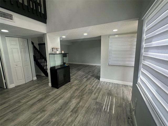 3263 NW 44th Street 6, Oakland Park, FL 33309