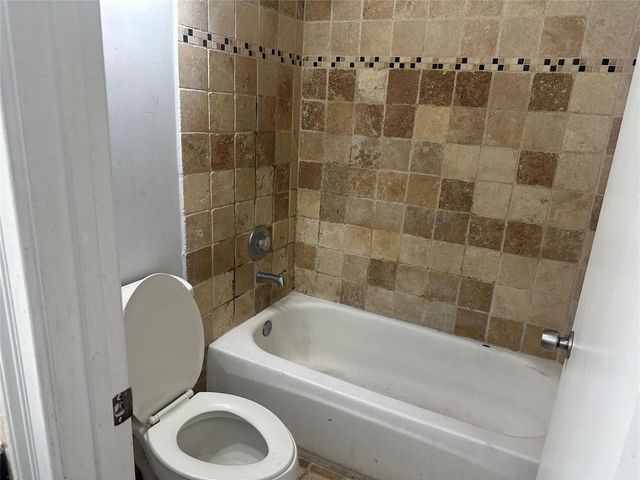 3263 NW 44th Street 6, Oakland Park, FL 33309