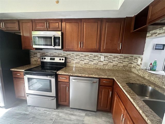 3263 NW 44th Street 6, Oakland Park, FL 33309