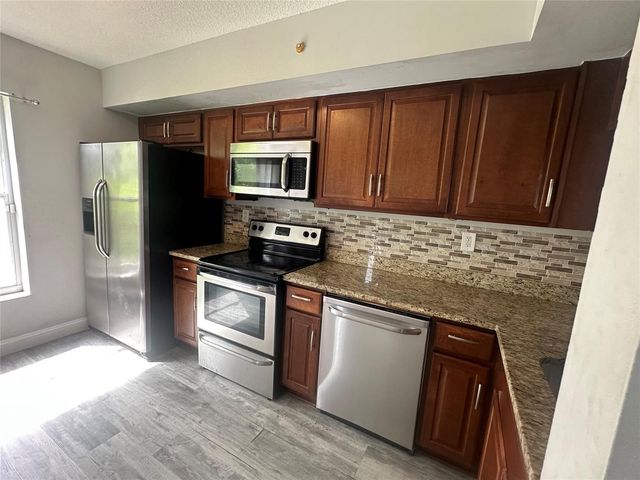 3263 NW 44th Street 6, Oakland Park, FL 33309