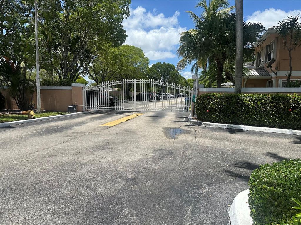 3263 NW 44th Street 6, Oakland Park, FL 33309