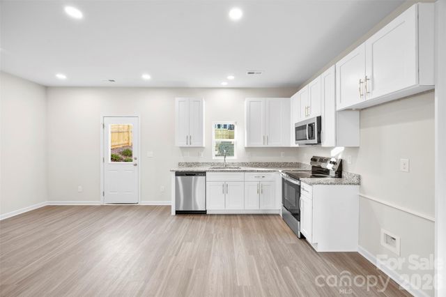 907 W Georgia Avenue, Bessemer City, NC 28016