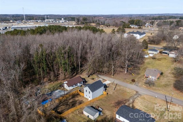 907 W Georgia Avenue, Bessemer City, NC 28016