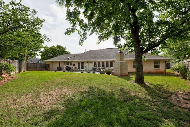 2334 NW 58th Circle, Oklahoma City, OK 73112