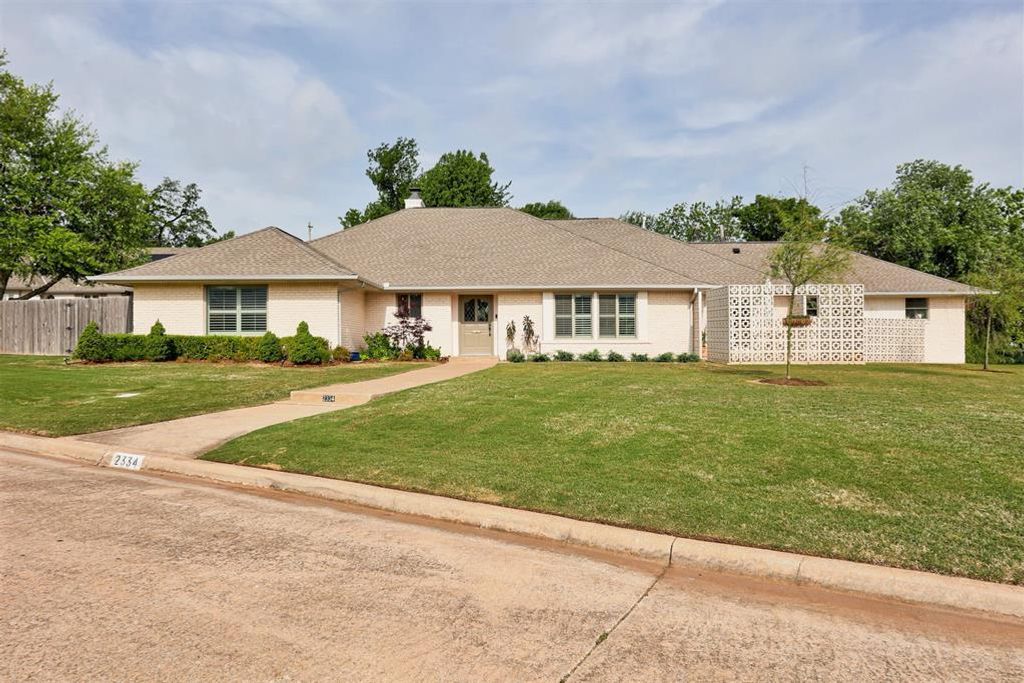 2334 NW 58th Circle, Oklahoma City, OK 73112
