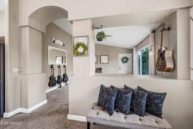3223 W SALTER Drive, Phoenix, AZ 85027
