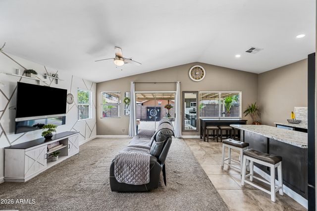 3223 W SALTER Drive, Phoenix, AZ 85027