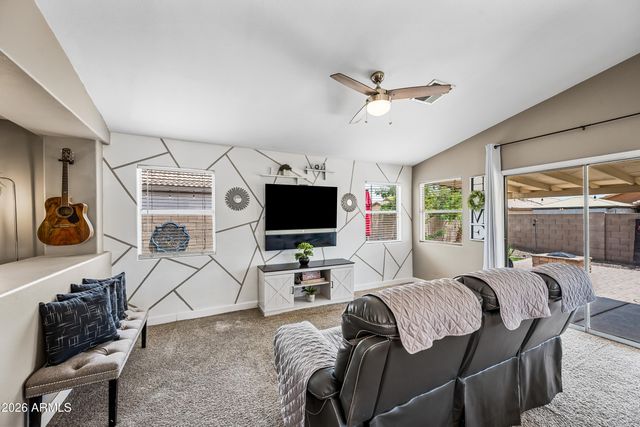 3223 W SALTER Drive, Phoenix, AZ 85027
