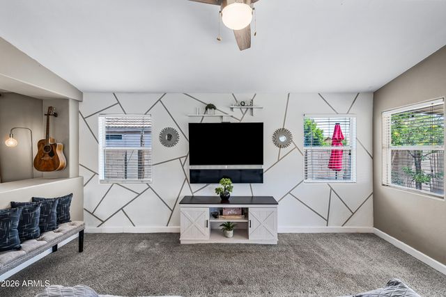 3223 W SALTER Drive, Phoenix, AZ 85027