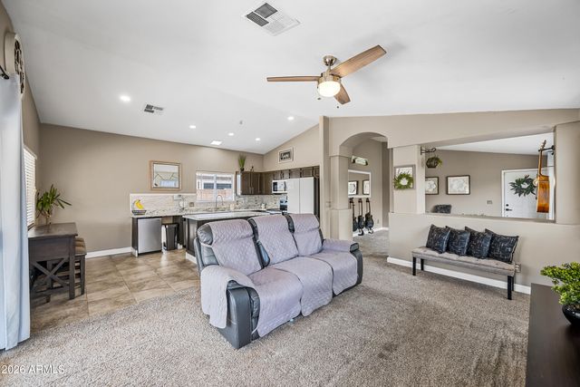 3223 W SALTER Drive, Phoenix, AZ 85027