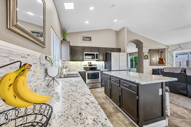 3223 W SALTER Drive, Phoenix, AZ 85027