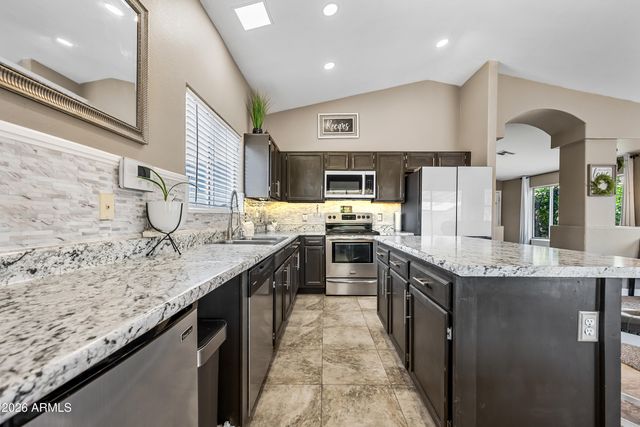 3223 W SALTER Drive, Phoenix, AZ 85027