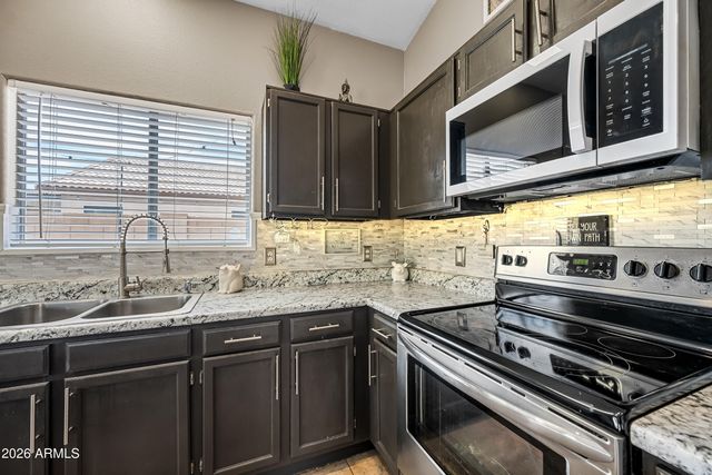 3223 W SALTER Drive, Phoenix, AZ 85027