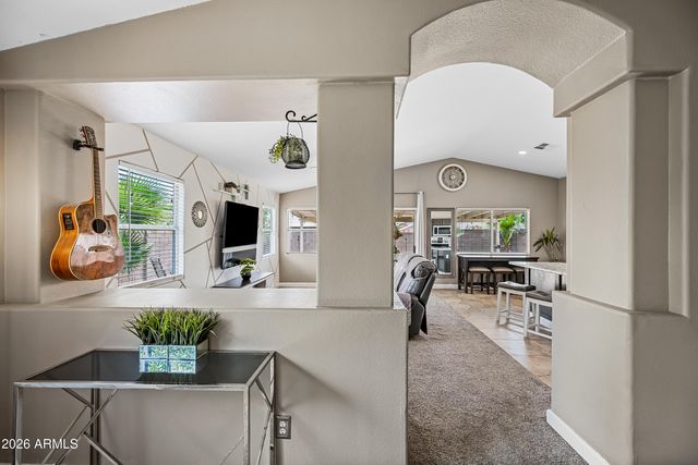 3223 W SALTER Drive, Phoenix, AZ 85027