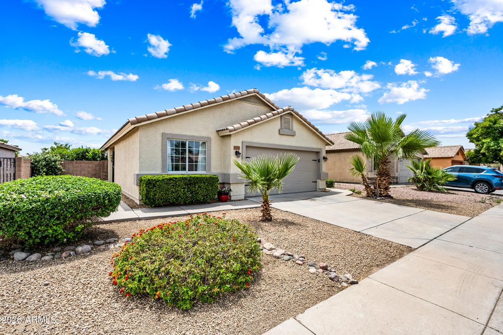 3223 W SALTER Drive, Phoenix, AZ 85027