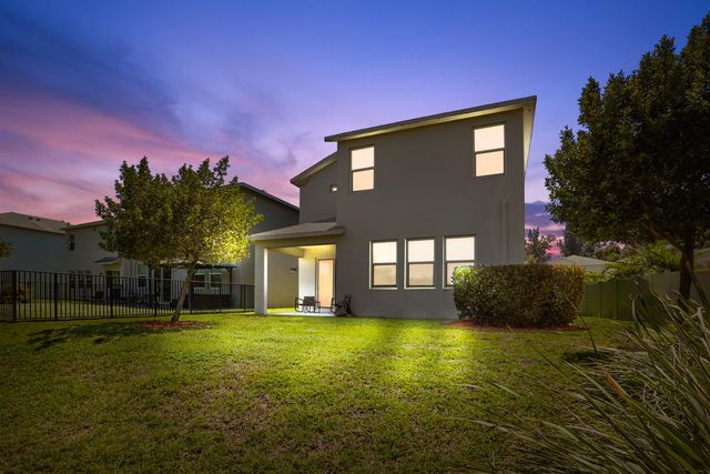 1826 Lake Cove Drive, Lake Worth, FL 33460