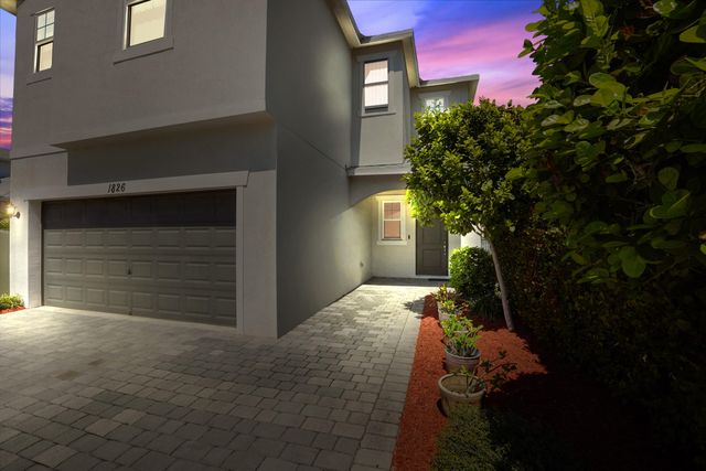 1826 Lake Cove Drive, Lake Worth, FL 33460
