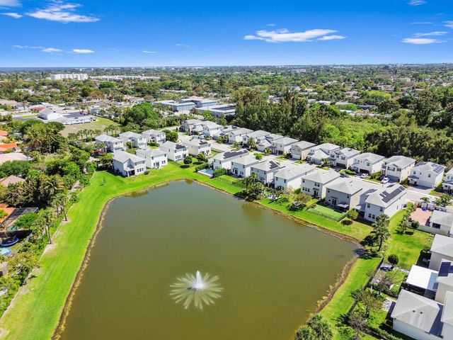 1826 Lake Cove Drive, Lake Worth, FL 33460