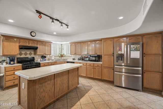 3653 AJA KOREN Place, El Paso, TX 79938