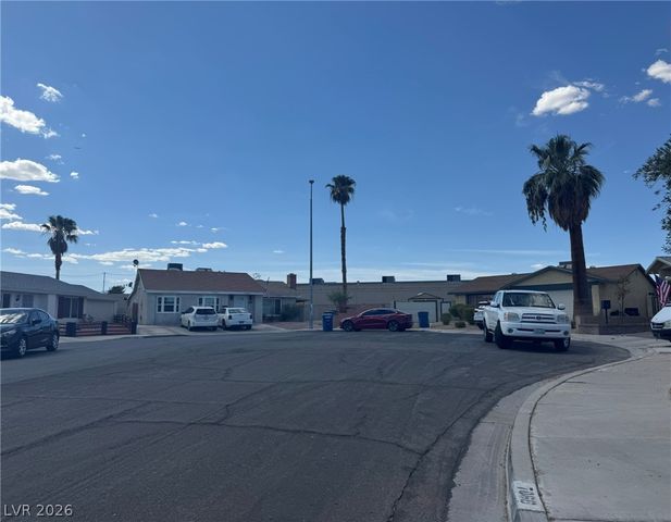 7066 Pinebrook Court, Las Vegas, NV 89147