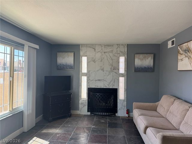 7066 Pinebrook Court, Las Vegas, NV 89147