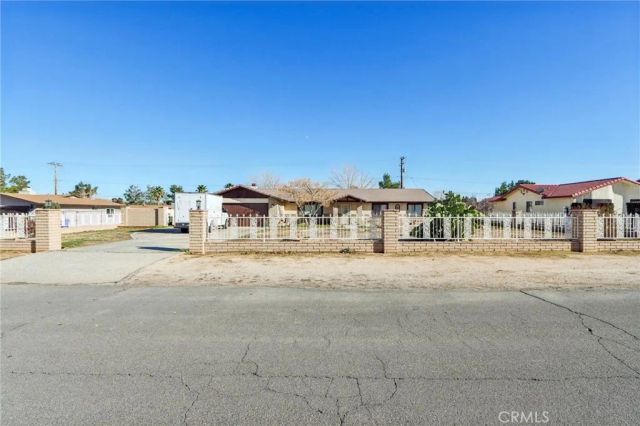 14057 Crow, Apple Valley, CA 92307