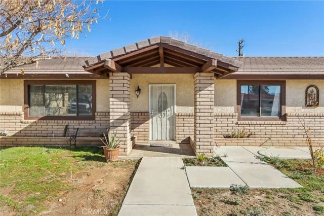 14057 Crow, Apple Valley, CA 92307
