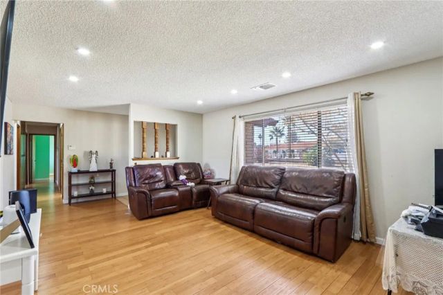 14057 Crow, Apple Valley, CA 92307