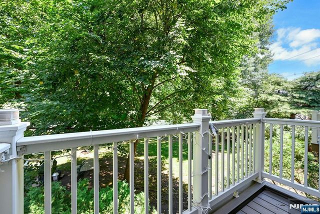 15 Presidential Drive 15, Englewood, NJ 07631