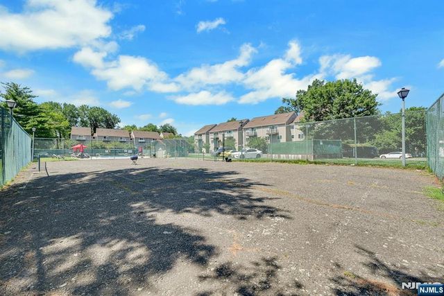 15 Presidential Drive 15, Englewood, NJ 07631