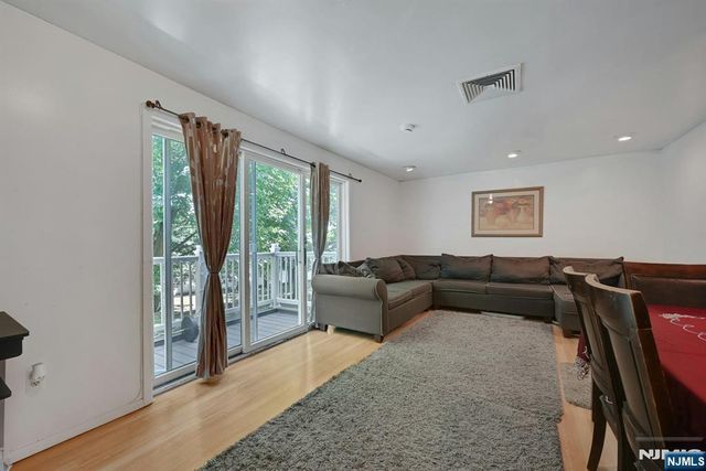 15 Presidential Drive 15, Englewood, NJ 07631