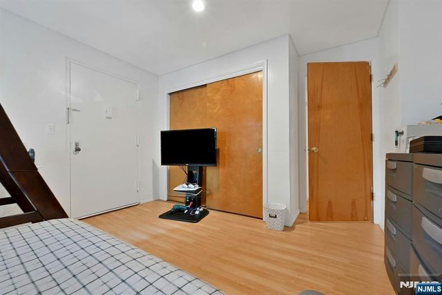 15 Presidential Drive 15, Englewood, NJ 07631