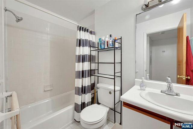 15 Presidential Drive 15, Englewood, NJ 07631