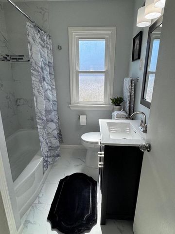 4201 W Ruby AVENUE, Milwaukee, WI 53209