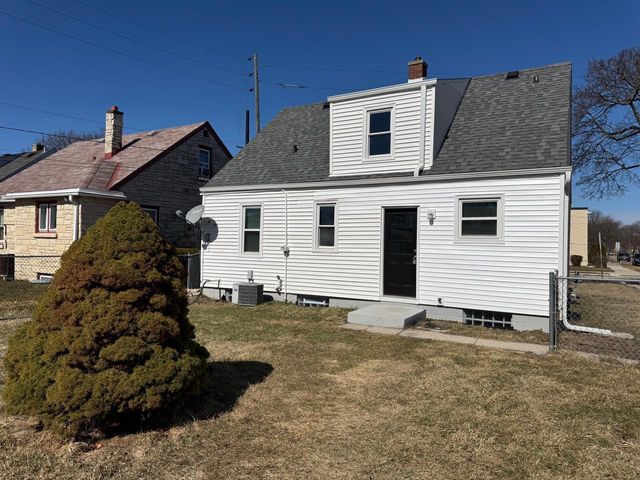 4201 W Ruby AVENUE, Milwaukee, WI 53209