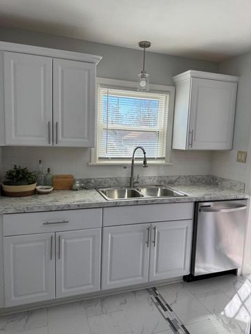 4201 W Ruby AVENUE, Milwaukee, WI 53209